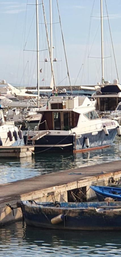 Salerno Yacht Hotell Eksteriør bilde